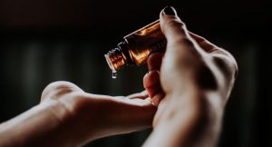 Fjær, håndjern eller massasje på valentinsdagen?