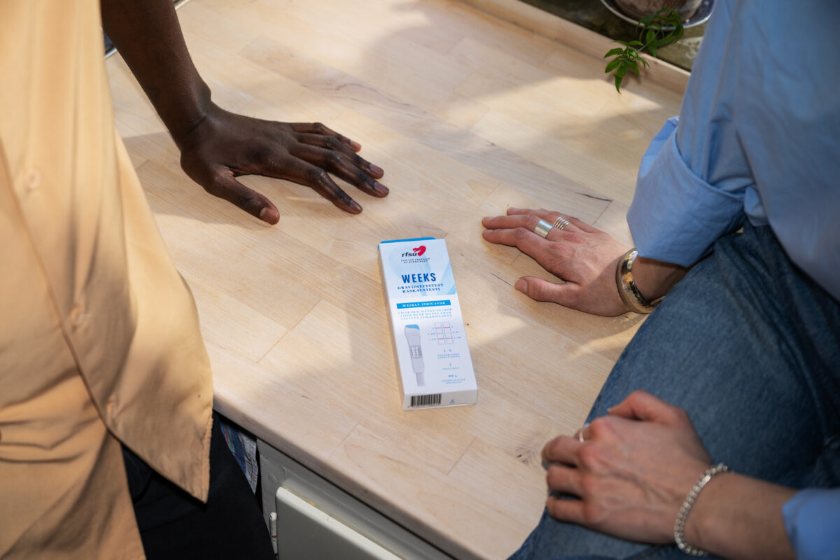 weeks-raskaustesti-viikkonaytolla